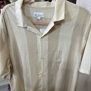 GAP Men's Beige Button-Down Shirt
